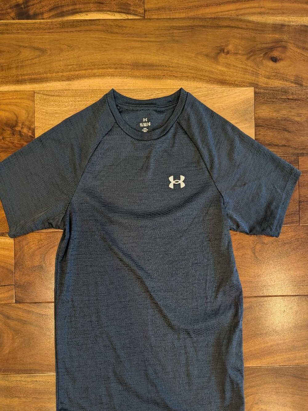 Under Armour Performance Shirt - Grey - Size L